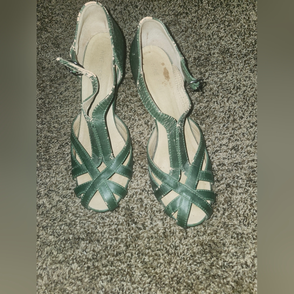 Vintage Inspired Nine West 7 1/2 Green Women's Heels